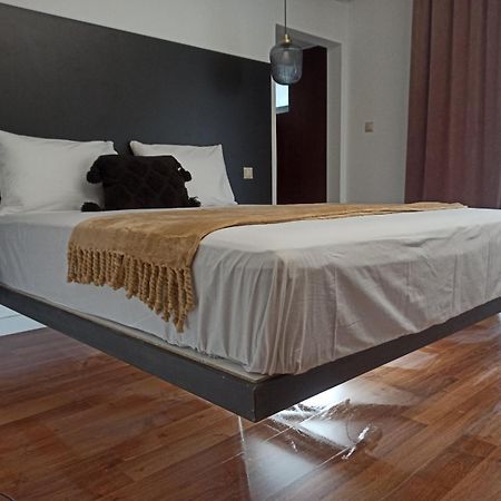 Down Town Luxurious Apartments 6 อเล็กซานโดรโพลิส ภายนอก รูปภาพ