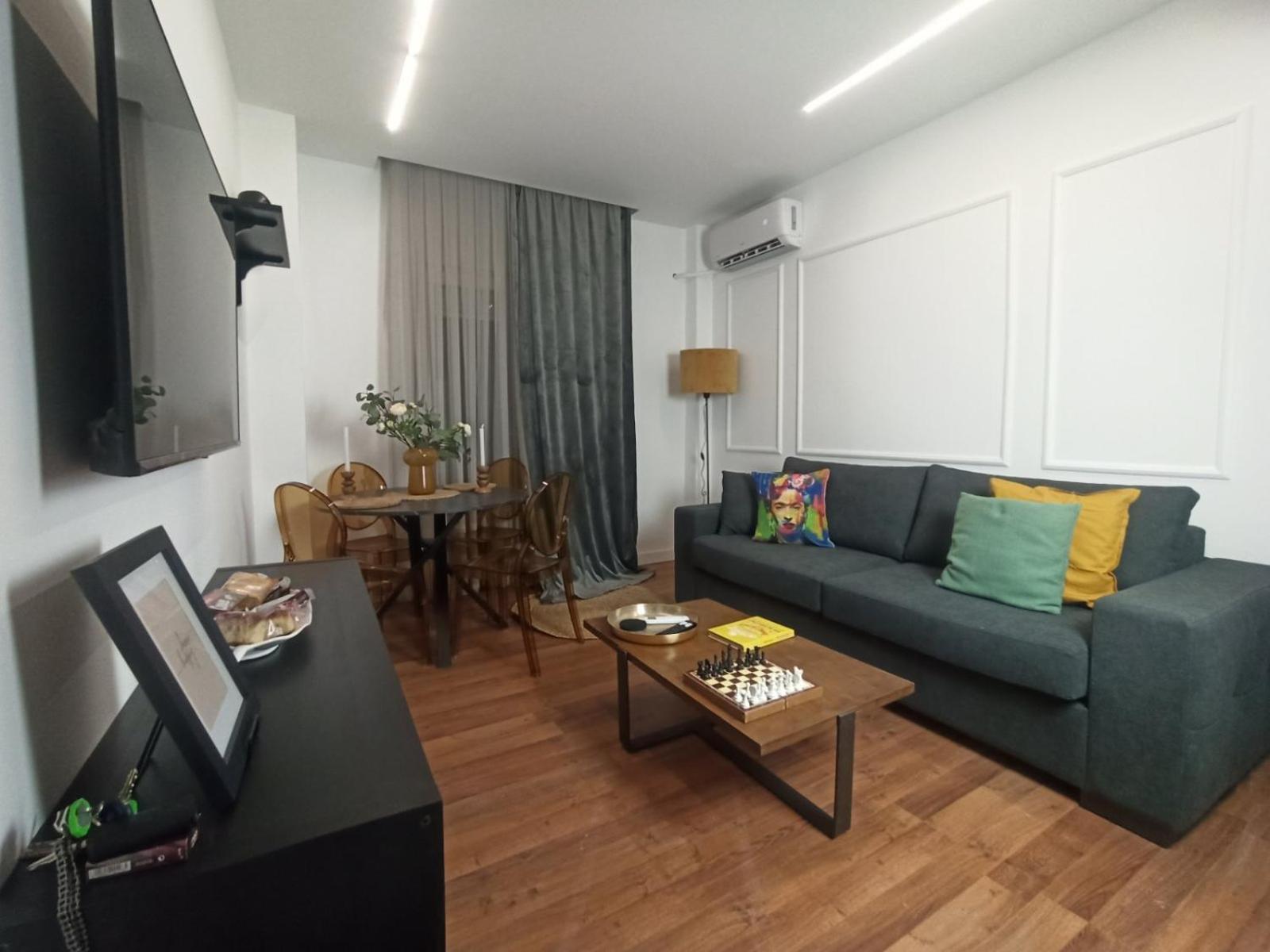 Down Town Luxurious Apartments 6 อเล็กซานโดรโพลิส ภายนอก รูปภาพ