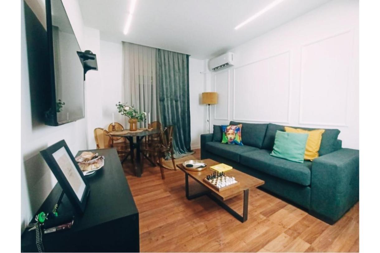 Down Town Luxurious Apartments 6 อเล็กซานโดรโพลิส ภายนอก รูปภาพ